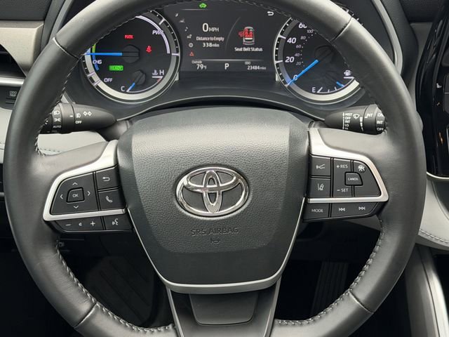 Used 2023 Toyota Highlander XLE FWD image 11
