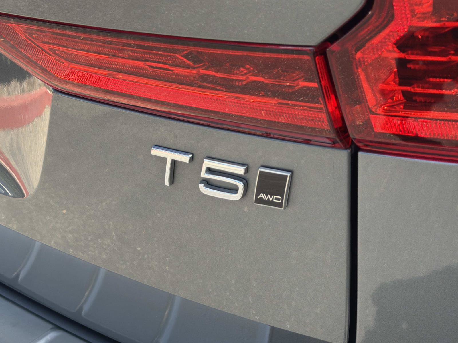 Used 2018 Volvo XC60 T5 Momentum w/ Convenience Package AWD/4WD image 29