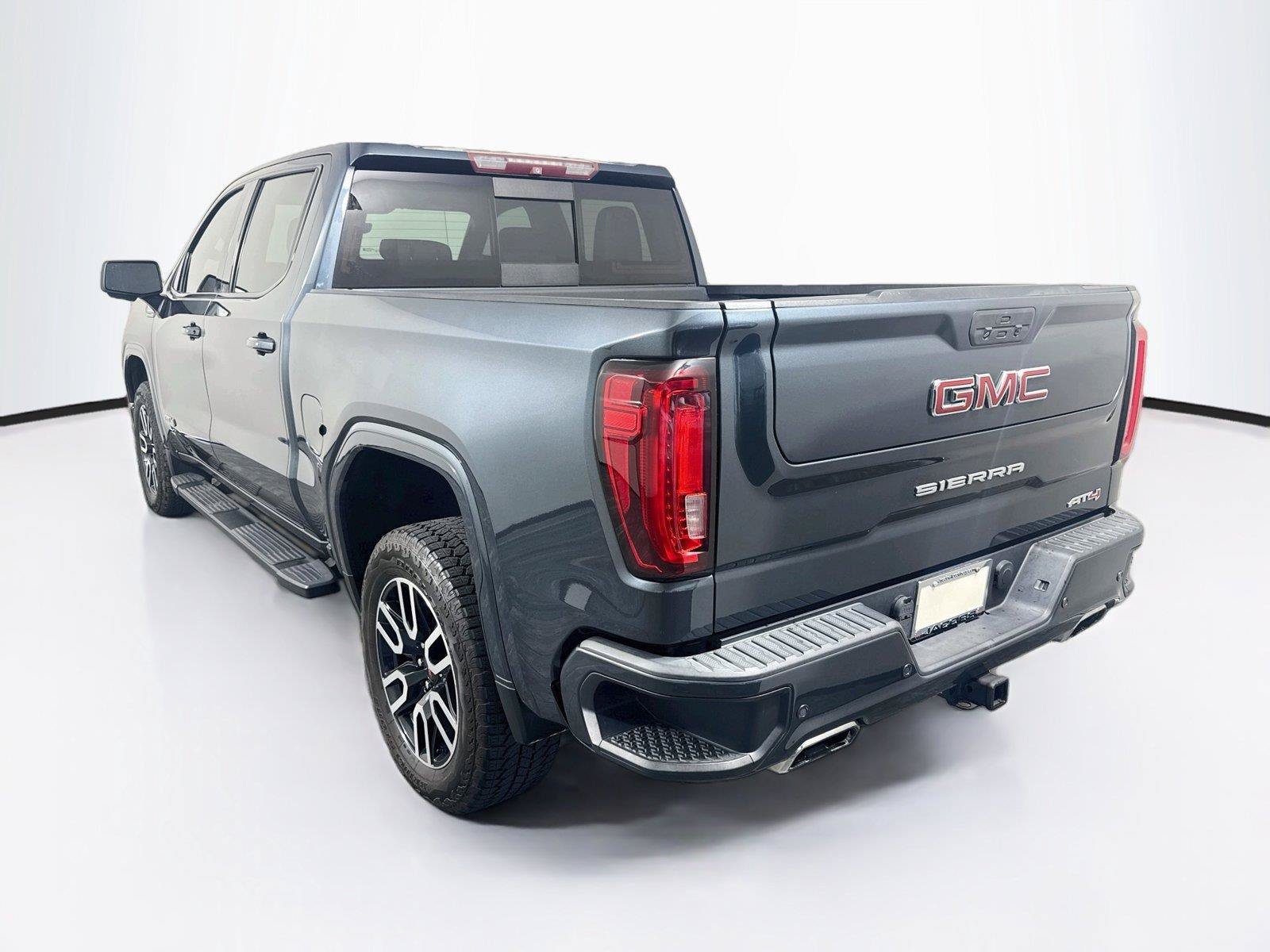 Used 2019 GMC Sierra 1500 AT4 w/ AT4 Premium Package AWD/4WD image 3