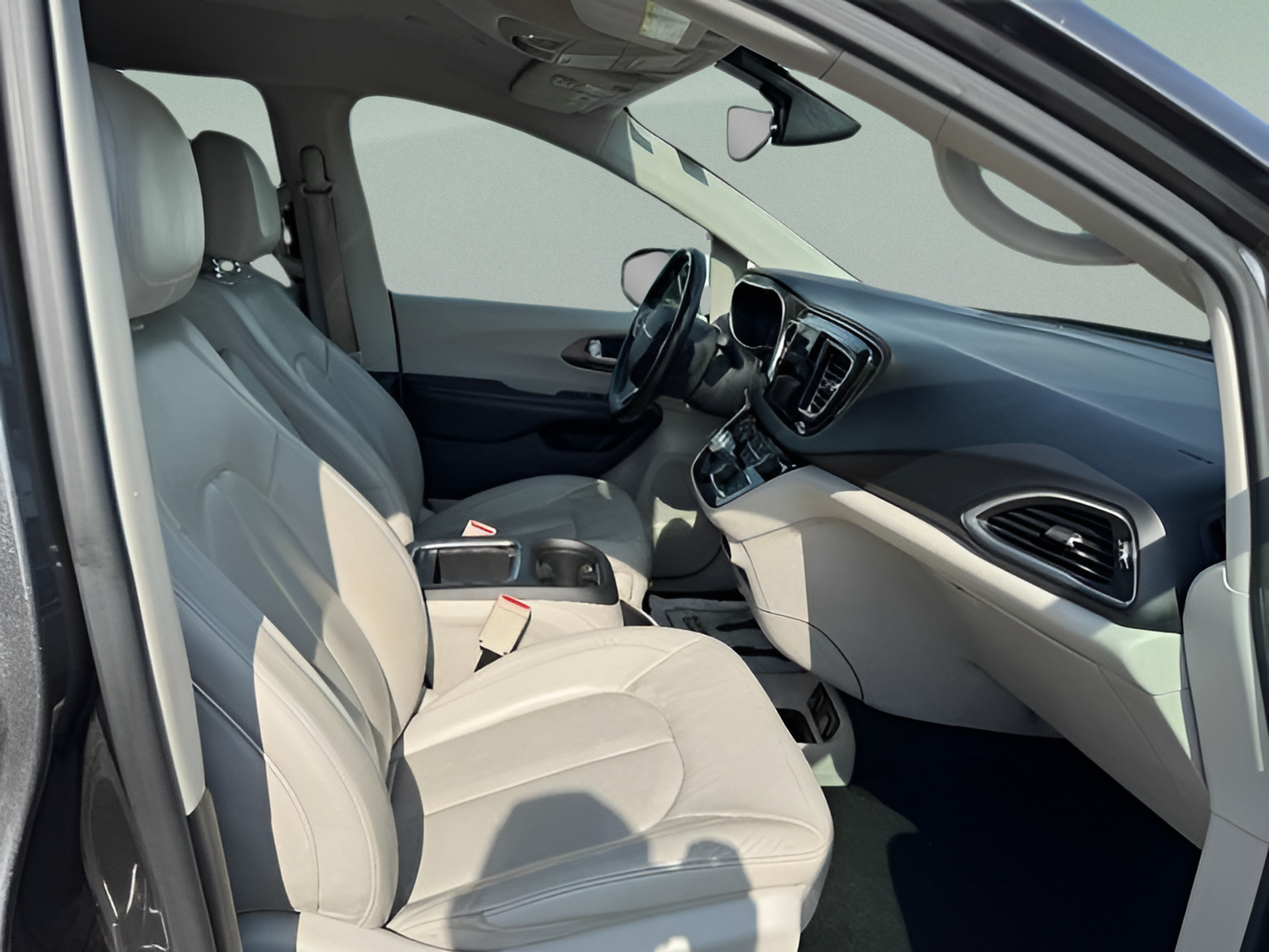 Used 2018 Chrysler Pacifica Touring-L Plus FWD image 17
