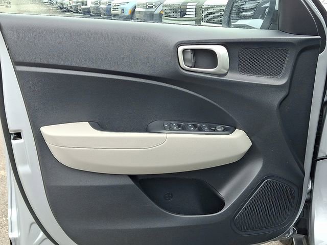 Used 2023 Hyundai Venue SEL image 12