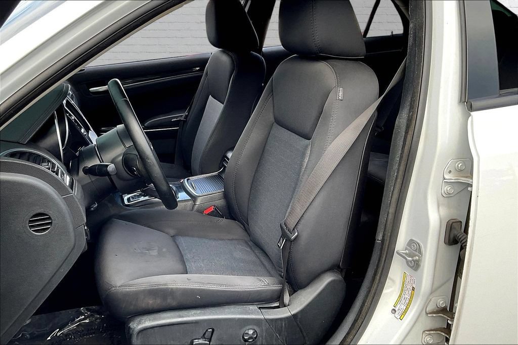 Used 2018 Chrysler 300 Touring w/ Sport Appearance Package RWD image 11