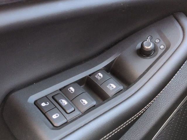 Certified 2022 Jeep Grand Cherokee L Laredo RWD image 30