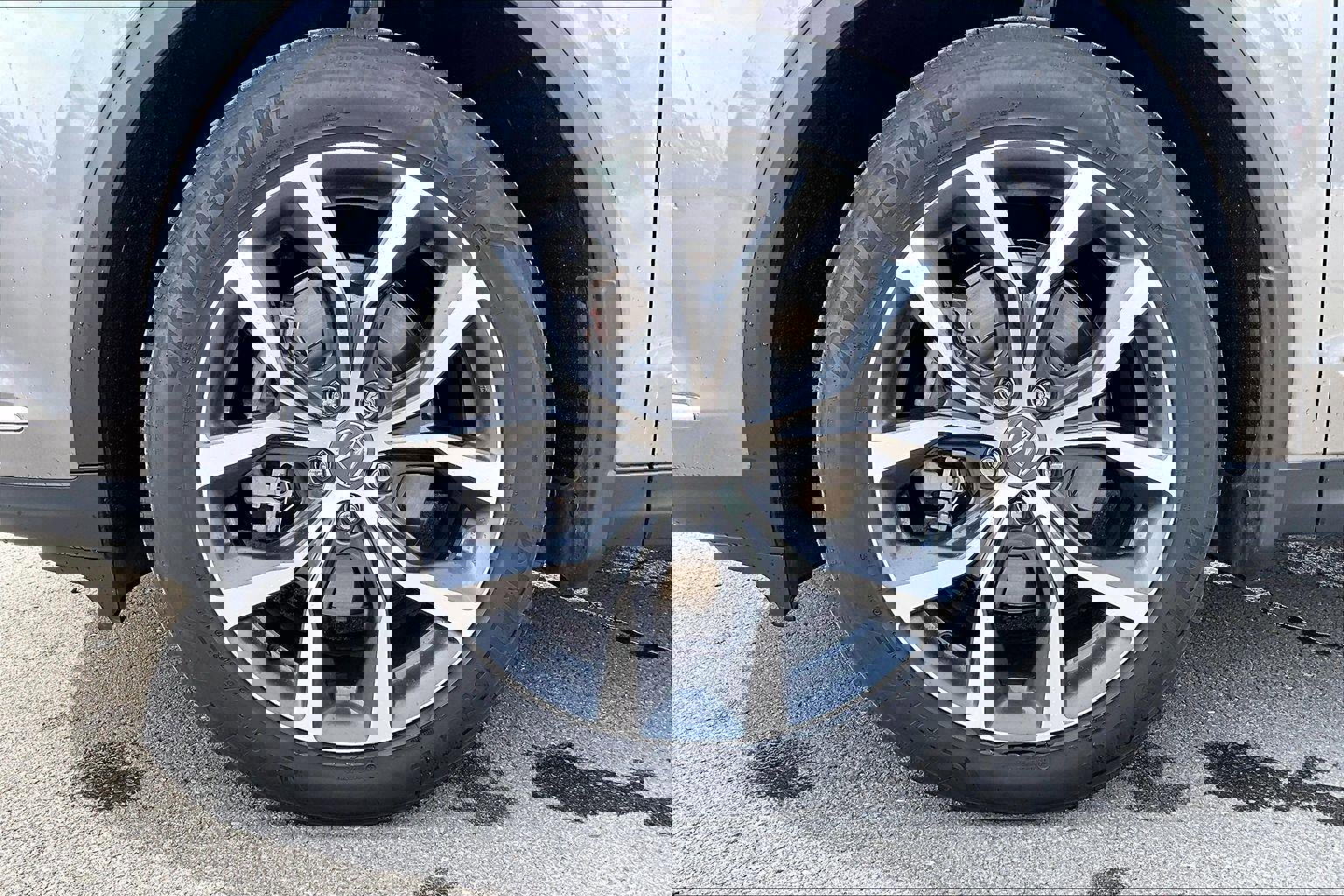 Used 2024 Acura MDX SH-AWD w/ Technology Package image 9