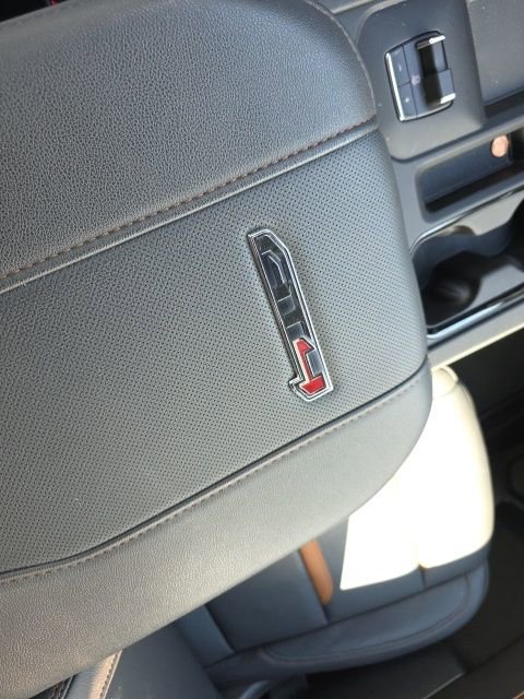 Used 2025 GMC Sierra 2500 AT4 w/ AT4 Premium Plus Package image 26