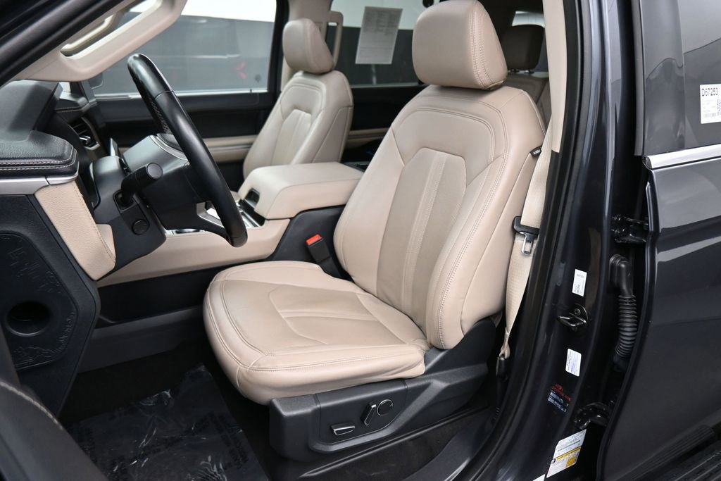 Used 2024 Ford Expedition Limited AWD/4WD image 18