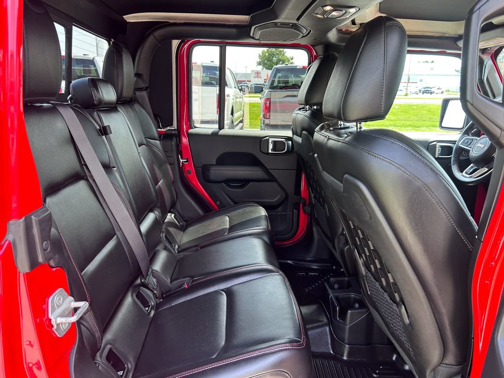 Used 2020 Jeep Gladiator Rubicon w/ Advanced Safety Group AWD/4WD image 19