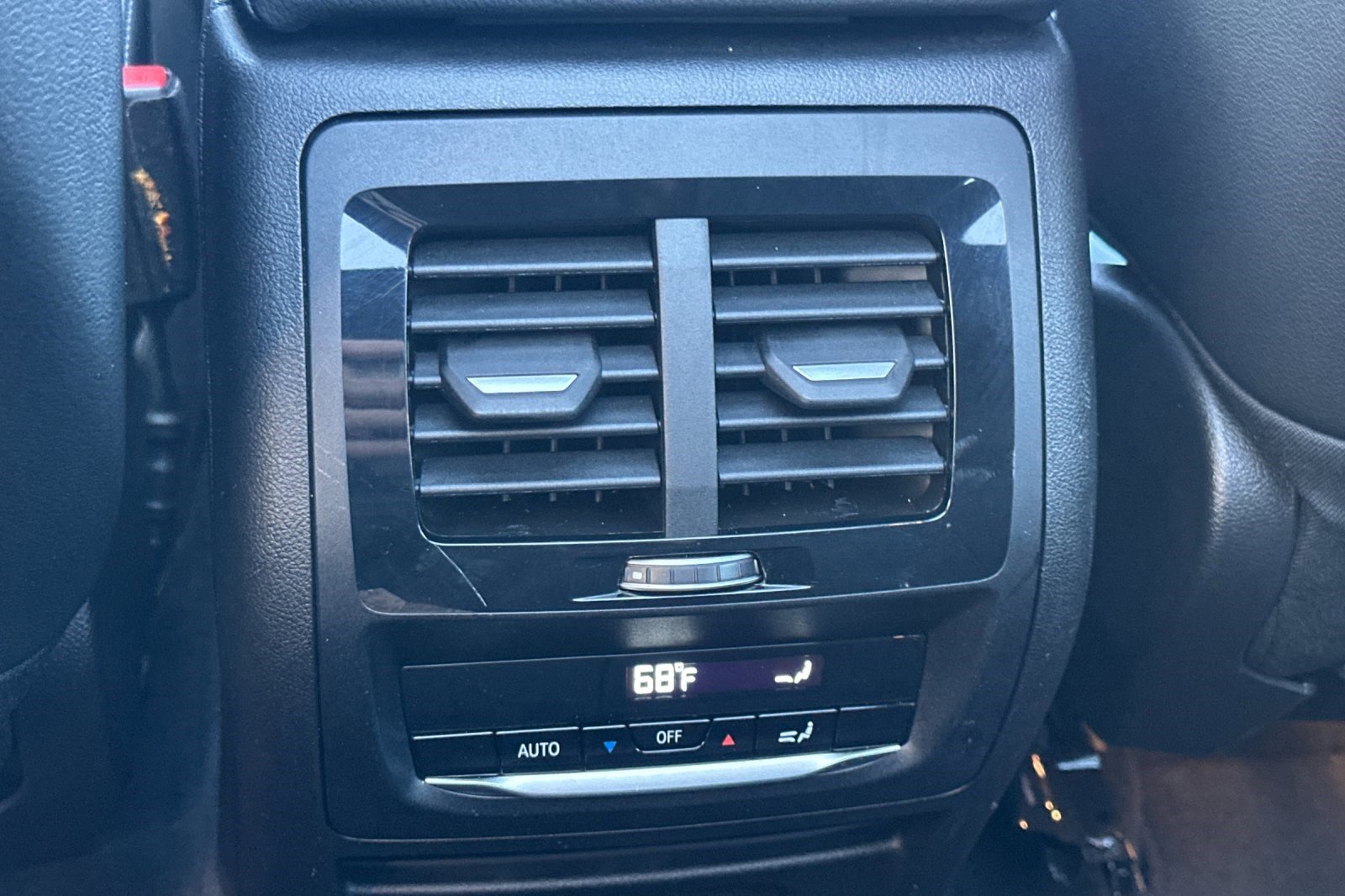 Used 2024 BMW X3 xDrive30i w/ Premium Package image 16