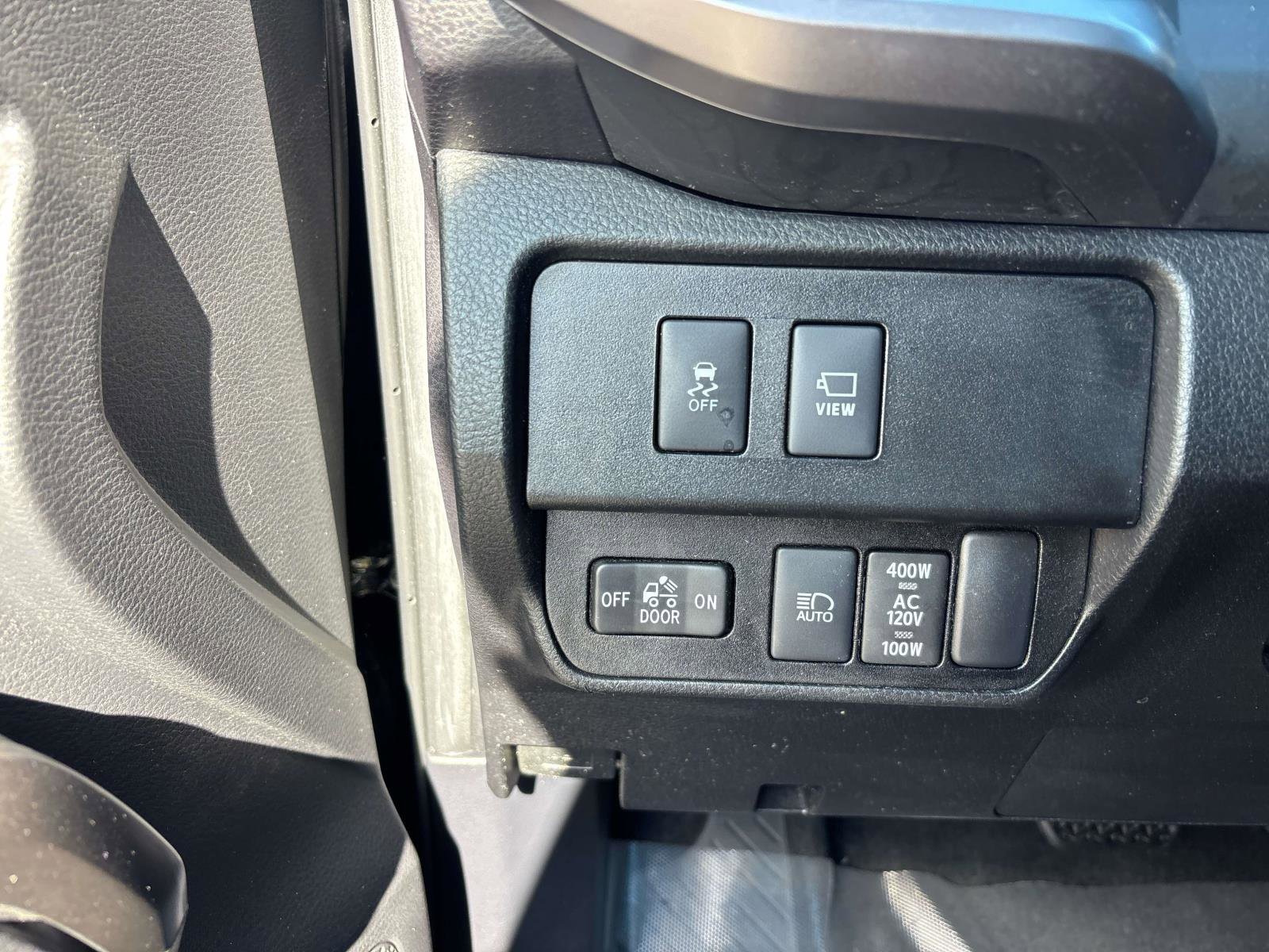 Used 2023 Toyota Tacoma Limited image 17