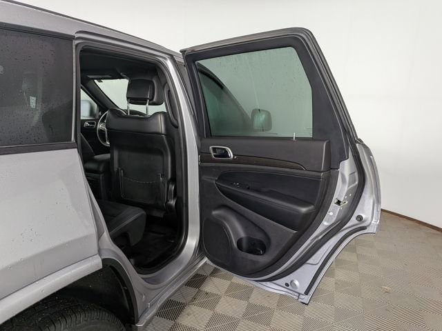 Used 2018 Jeep Grand Cherokee Altitude image 32