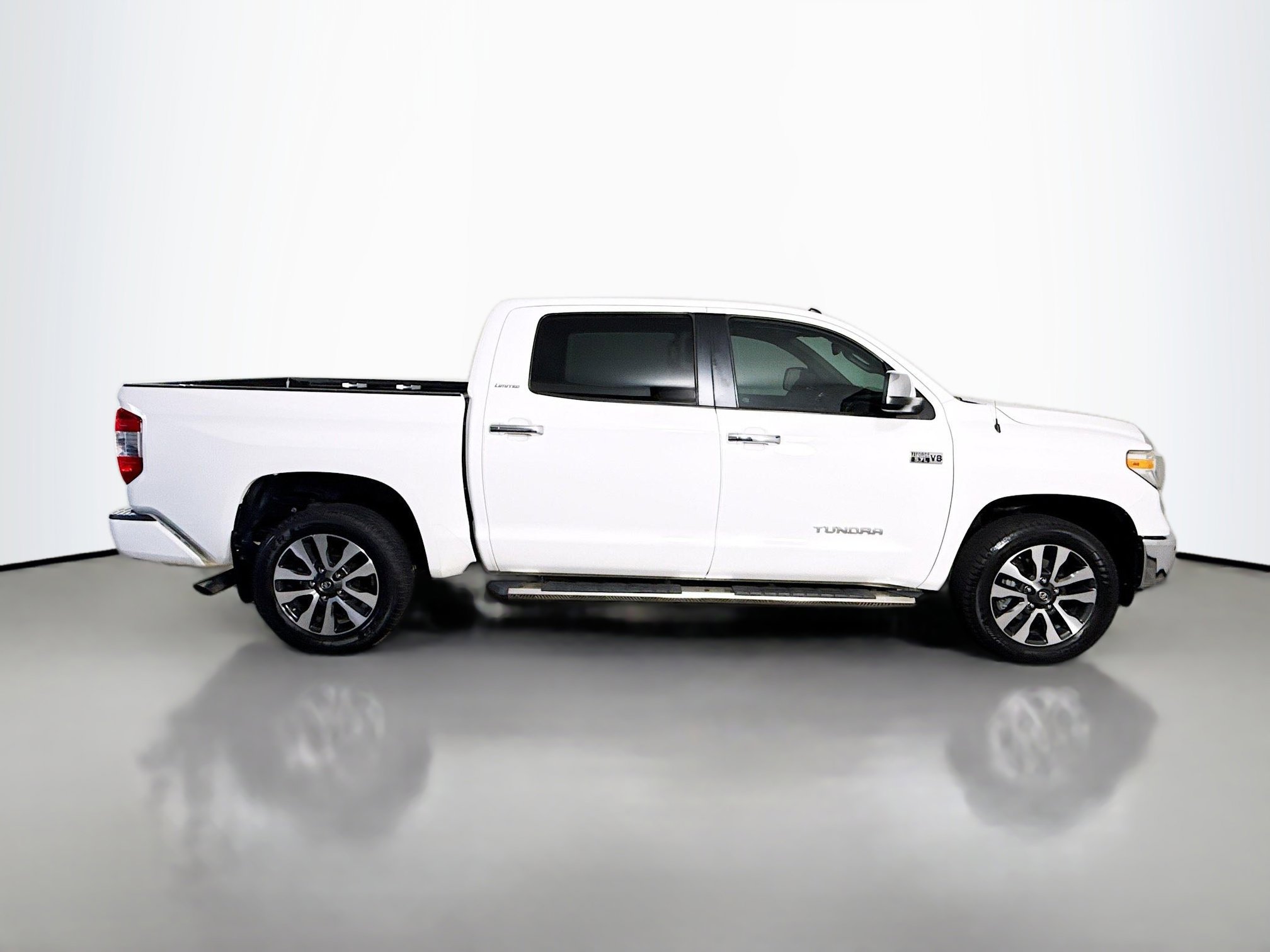 Used 2018 Toyota Tundra Limited w/ Limited Premium Package image 11