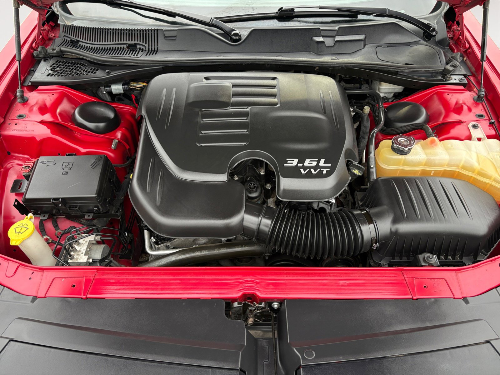 Used 2015 Dodge Challenger SXT Plus RWD image 29