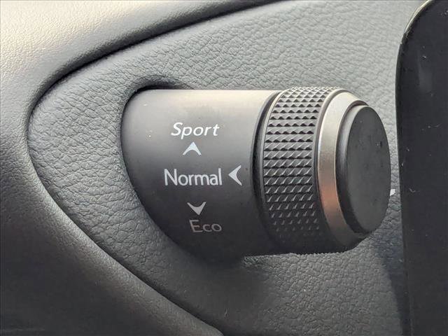 Used 2025 Lexus ES 300h w/ Premium Package image 16