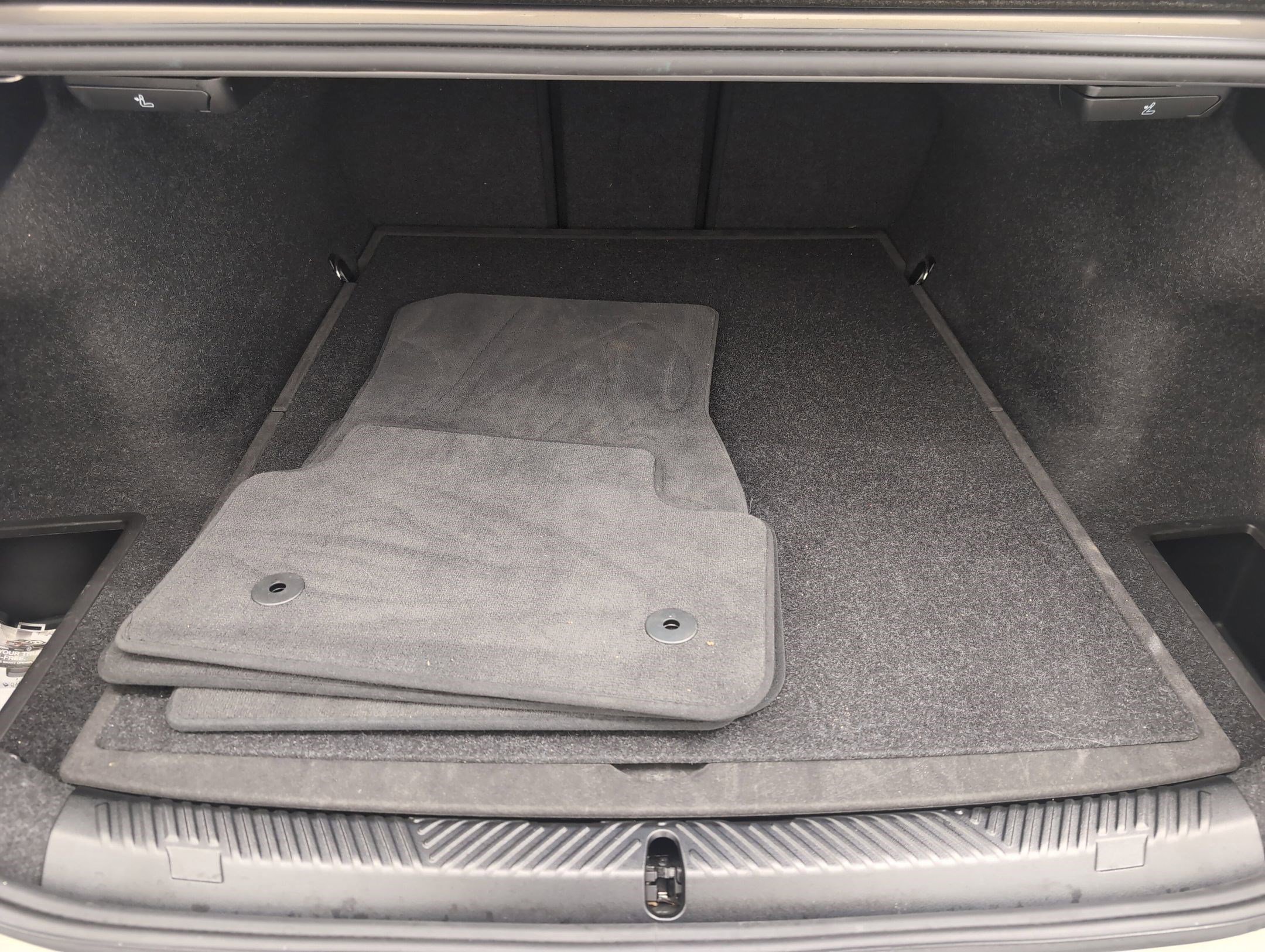 Used 2024 BMW 530i w/ Premium Package RWD image 26