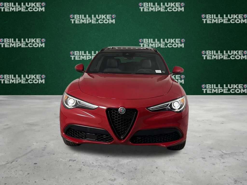 Used 2023 Alfa Romeo Stelvio Sprint image 5