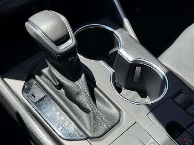 Used 2023 Toyota Highlander XLE FWD image 11