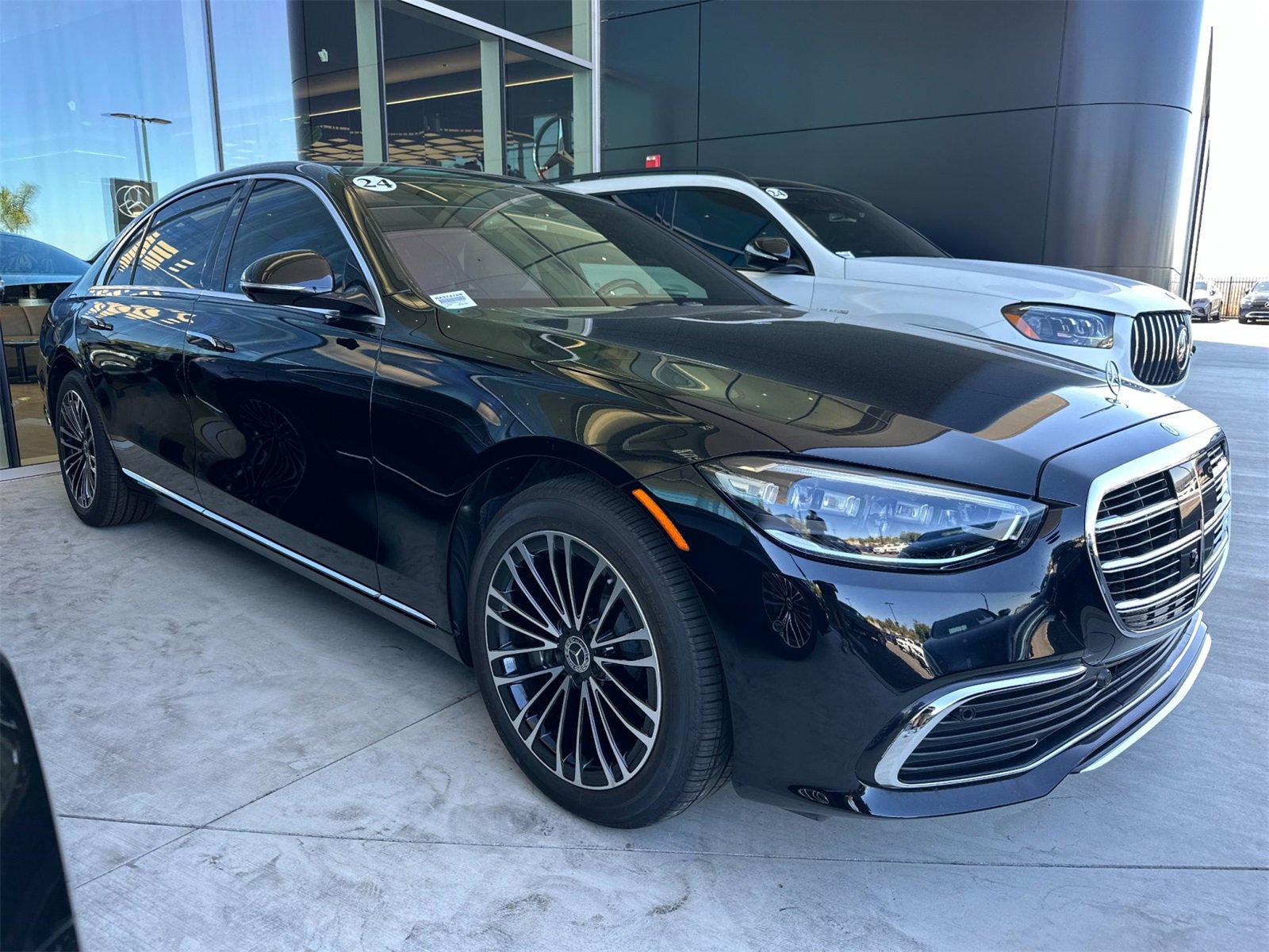New 2024 Mercedes-Benz S 580e 4MATIC Sedan image 2