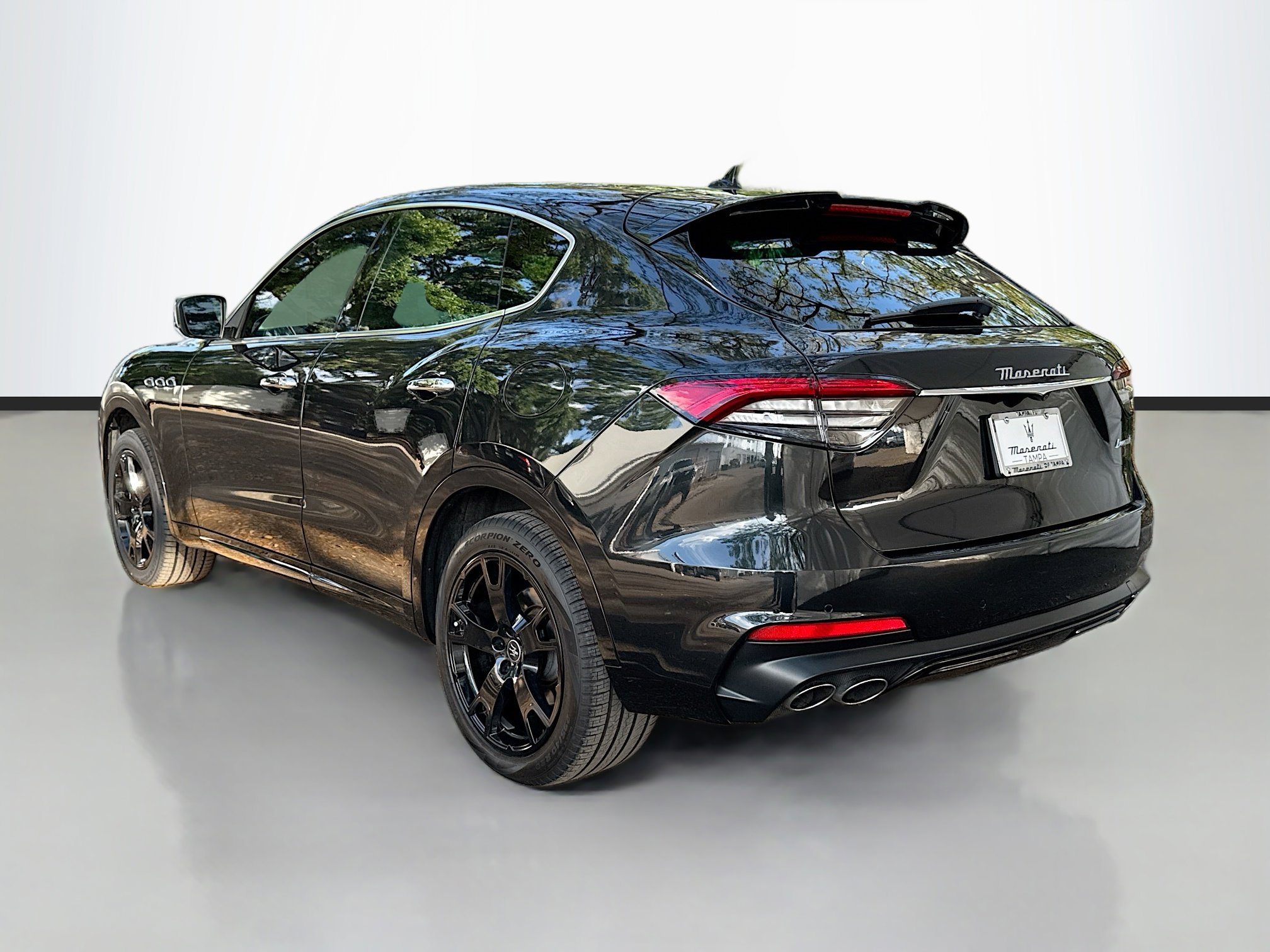 Used 2022 Maserati Levante Modena image 5