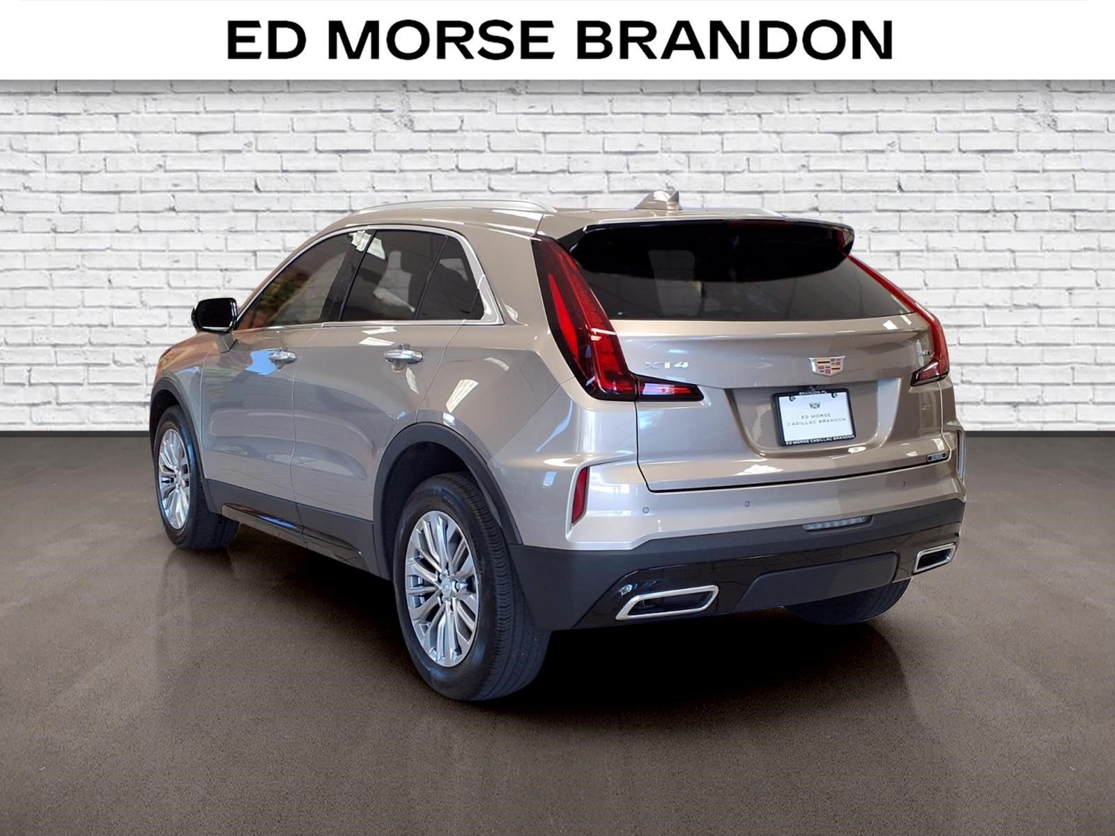 Used 2025 Cadillac XT4 Premium Luxury FWD image 3