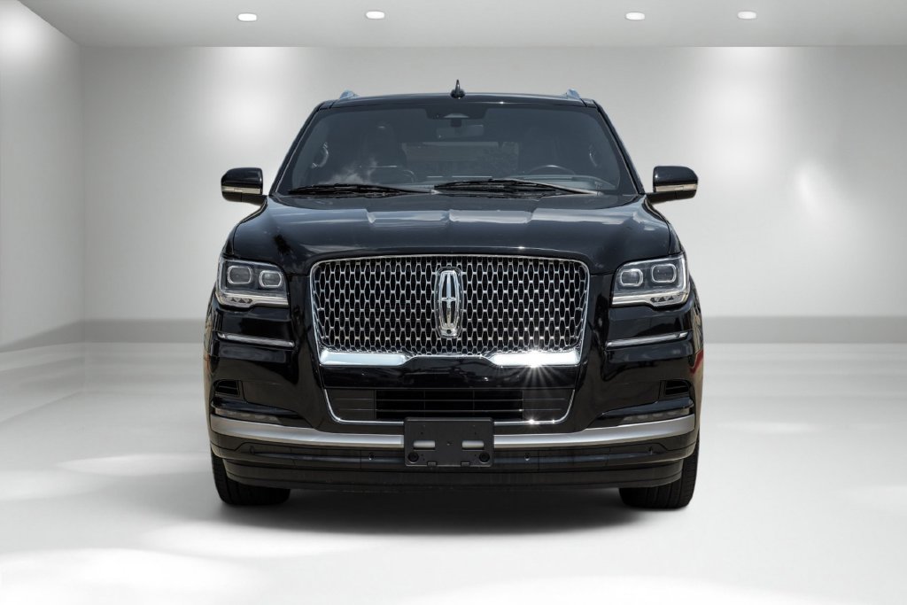 Used 2022 Lincoln Navigator Reserve AWD/4WD image 5