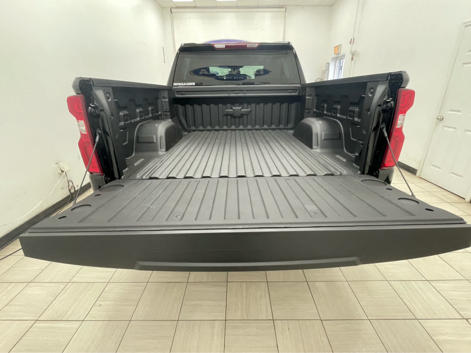 New 2026 Chevrolet Silverado 1500 RST w/ RST Select Package AWD/4WD image 12
