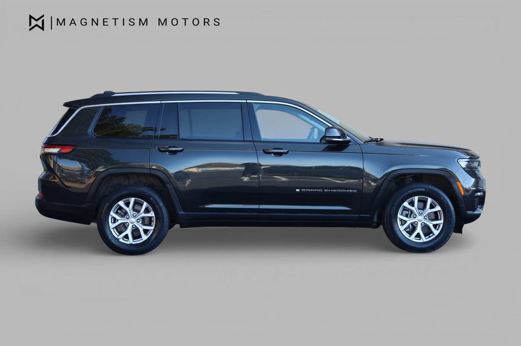 Used 2022 Jeep Grand Cherokee L Limited w/ Trailer Tow Group (B) image 3