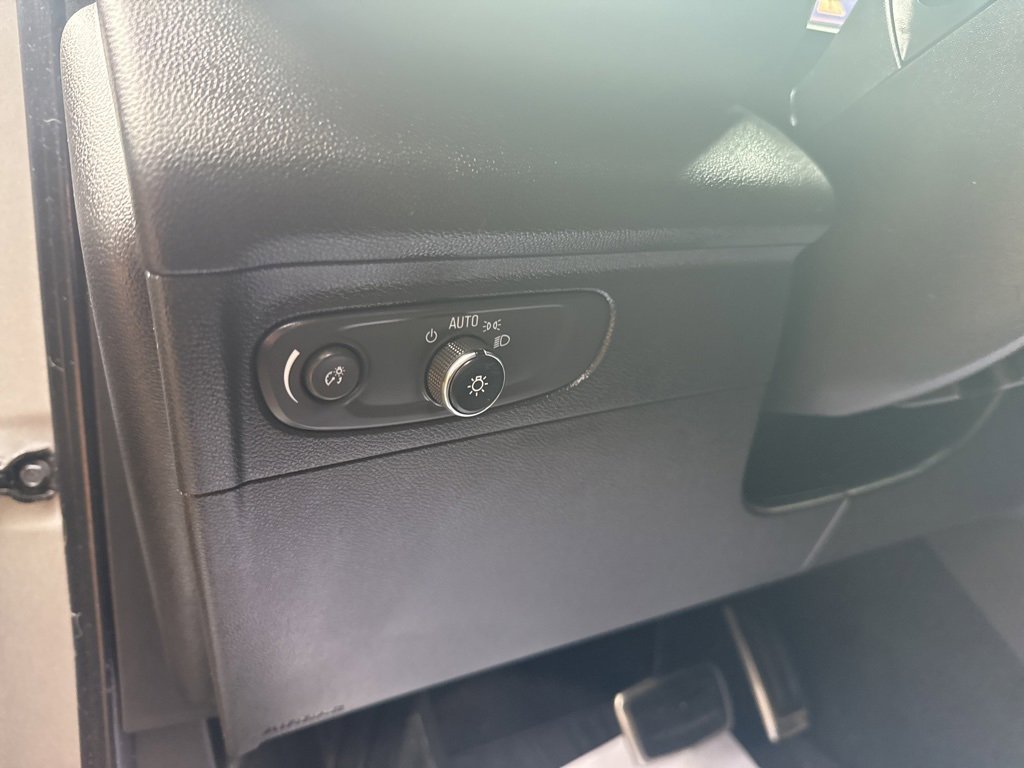 Used 2023 Buick Envision Preferred w/ Sport Touring Package image 17