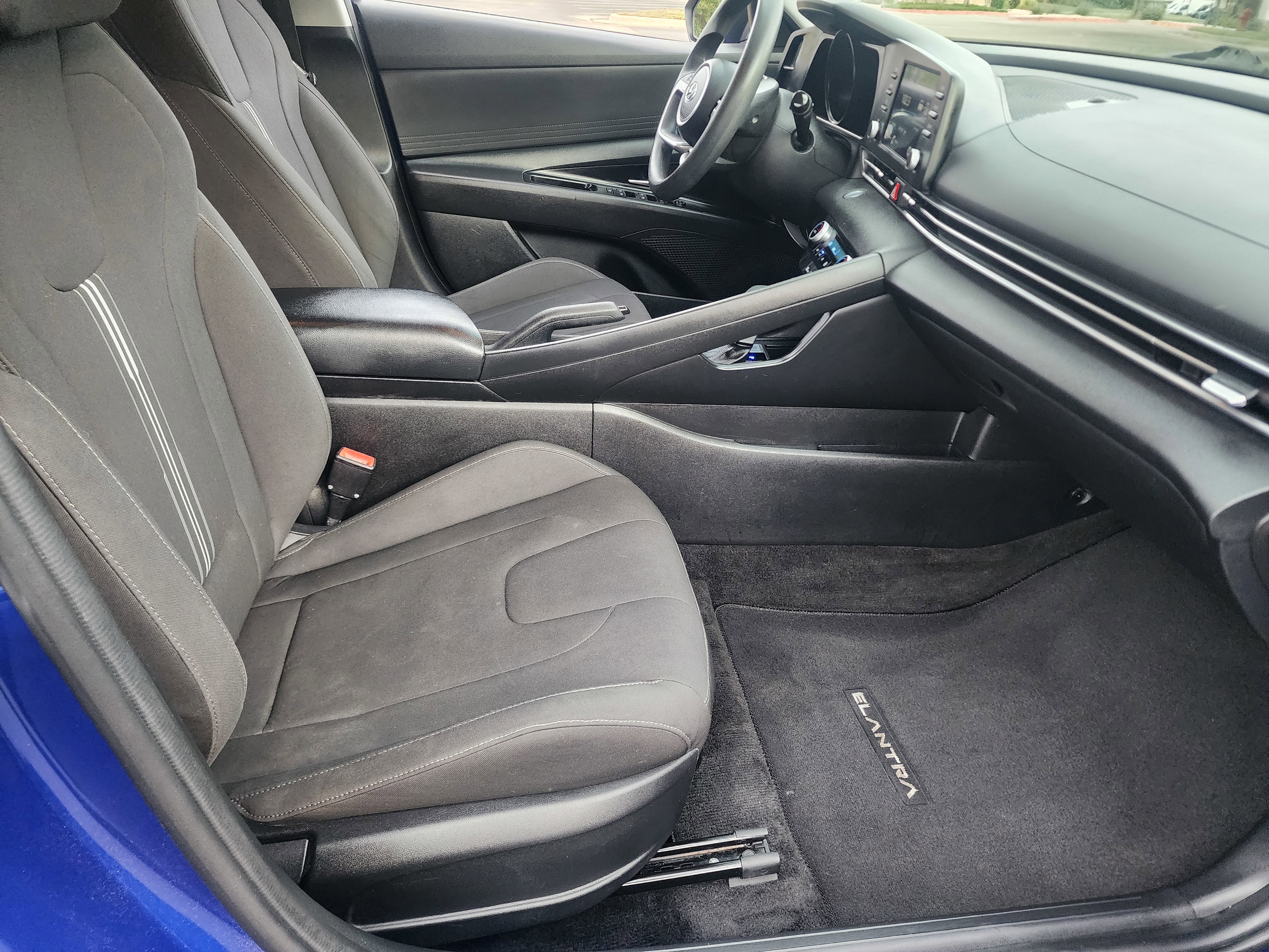 Used 2021 Hyundai Elantra SEL FWD image 11