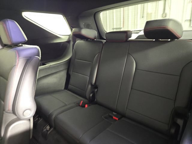 Used 2025 Chevrolet Traverse Z71 w/ Driver Confidence Package AWD/4WD image 19