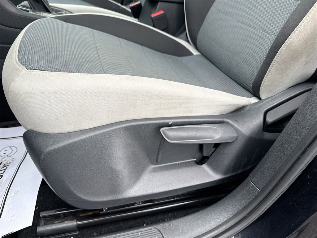 Used 2025 Volkswagen Taos S image 12