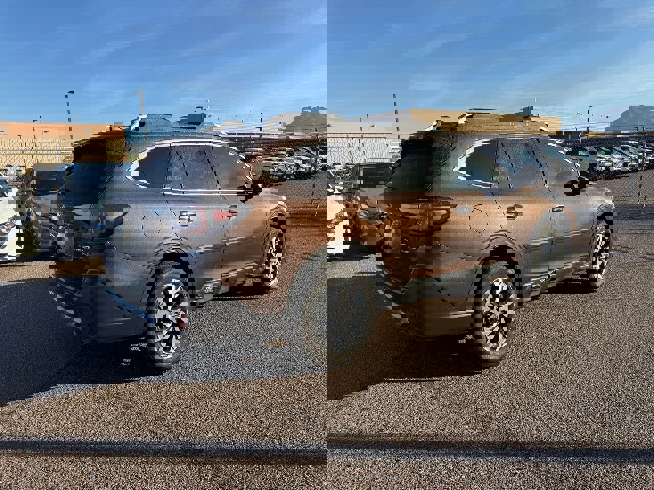 Used 2022 Subaru Outback Touring image 3