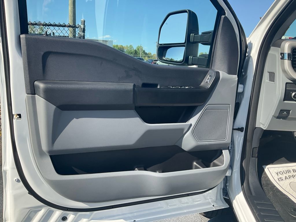 Used 2026 Ford F350 XL w/ XL Chrome Package AWD/4WD image 17