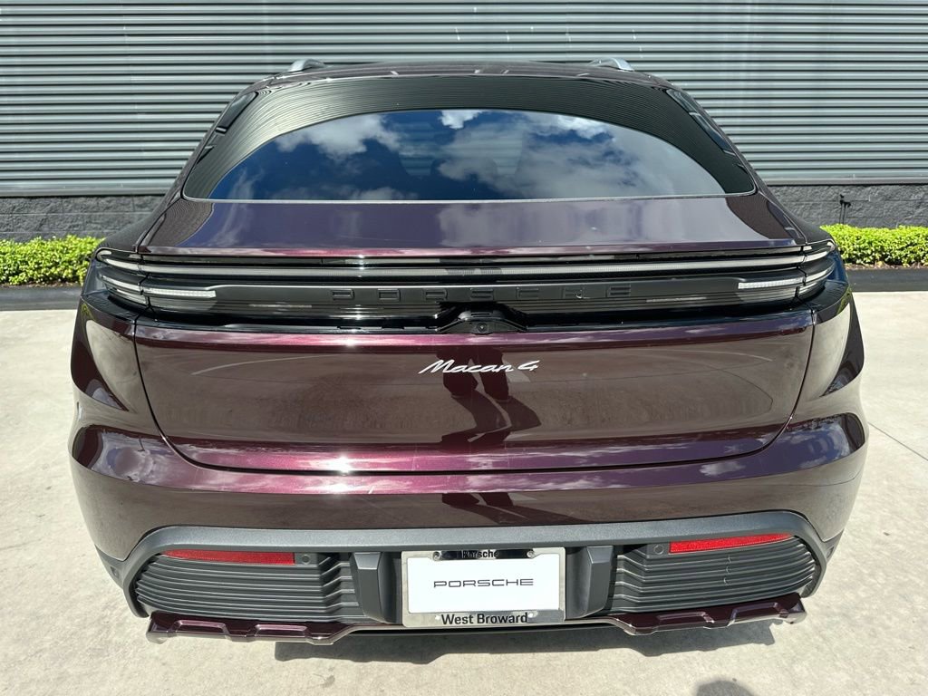 Certified 2025 Porsche Macan 4 Electric image 12