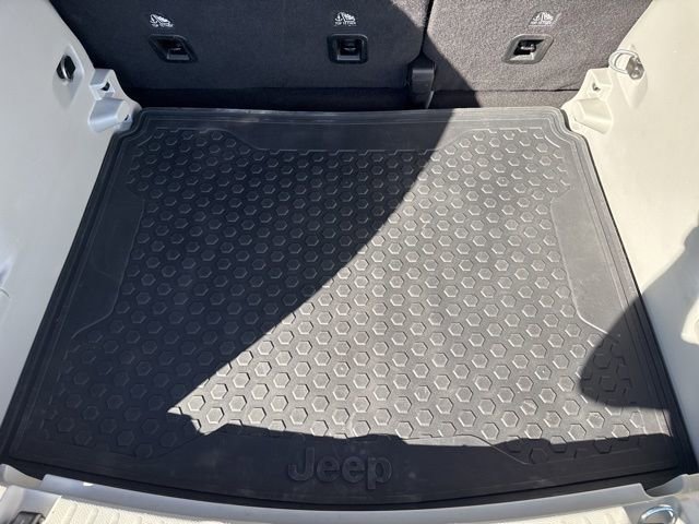 Used 2018 Jeep Compass Latitude w/ Popular Equipment Group image 14