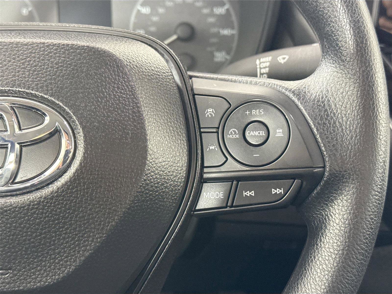 Certified 2025 Toyota Corolla LE image 18