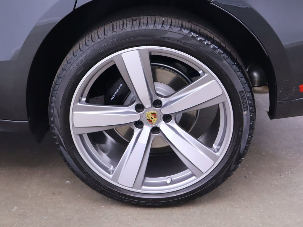 New 2025 Porsche Macan image 13