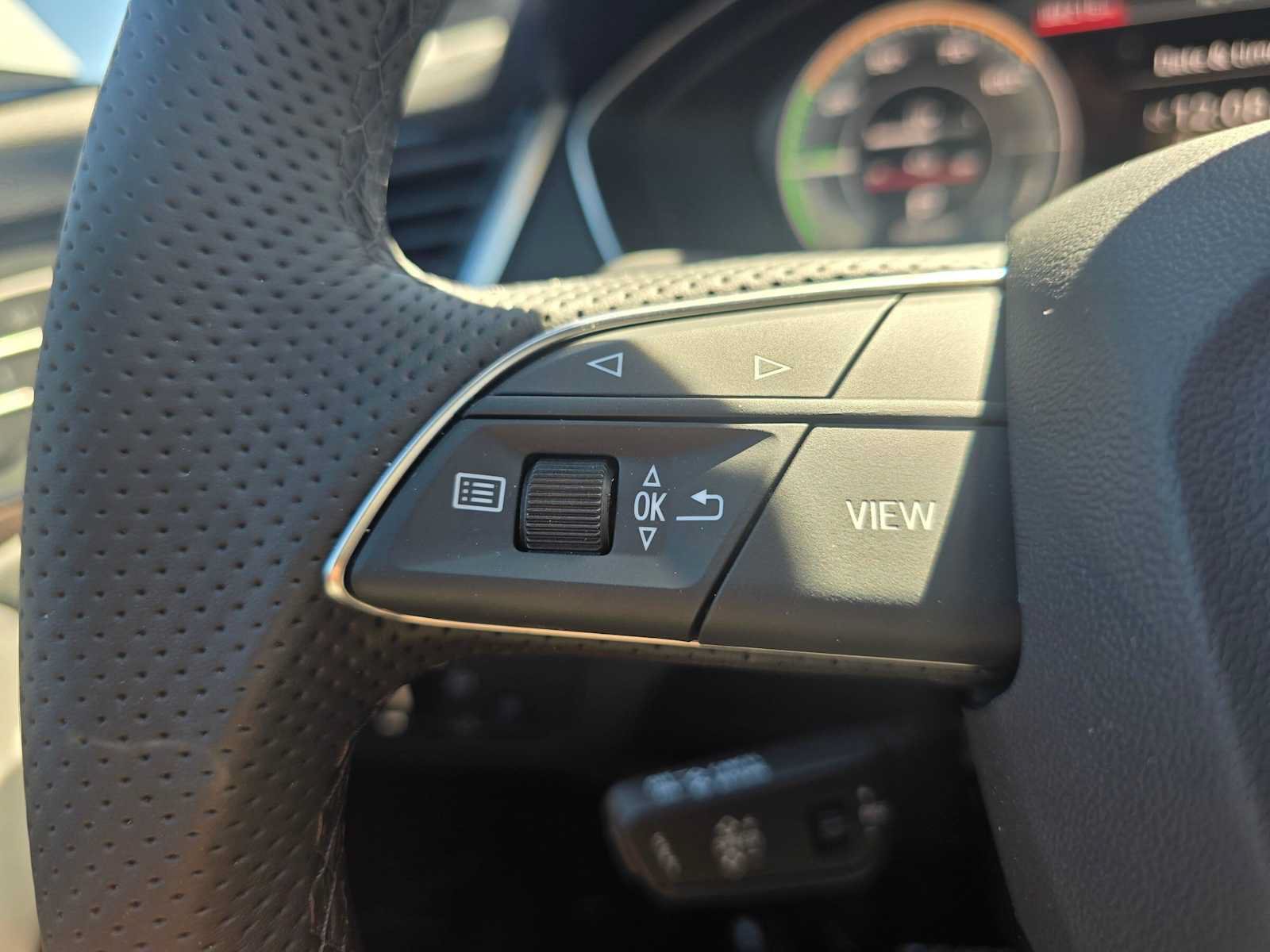 Used 2025 Audi Q5 e Premium Plus w/ Premium Plus Package AWD/4WD image 34