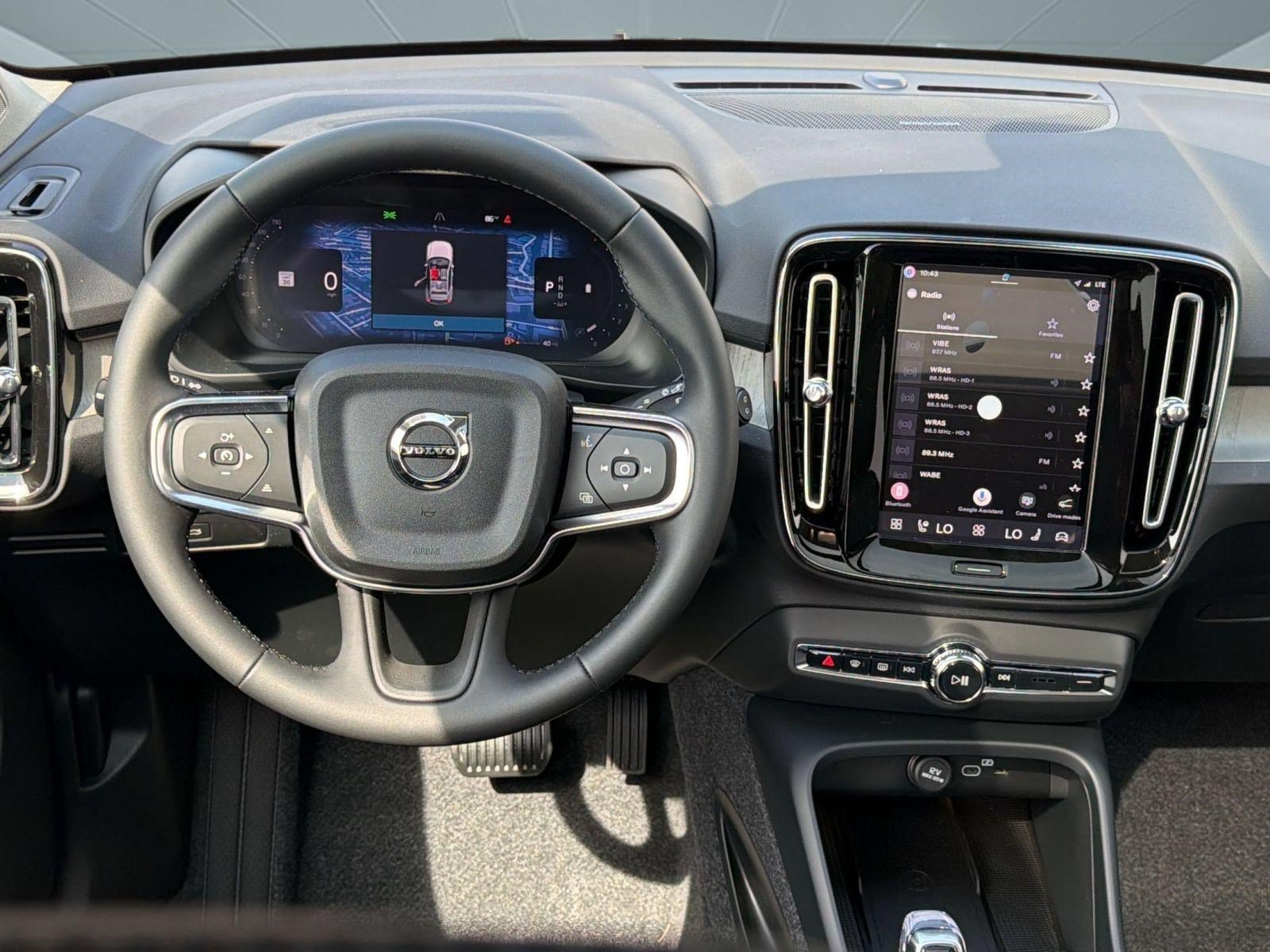 New 2026 Volvo XC40 B5 Ultra w/ Protection Package Premier AWD/4WD image 28