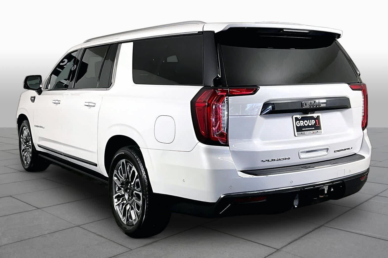Certified 2023 GMC Yukon XL Denali Ultimate AWD/4WD image 12
