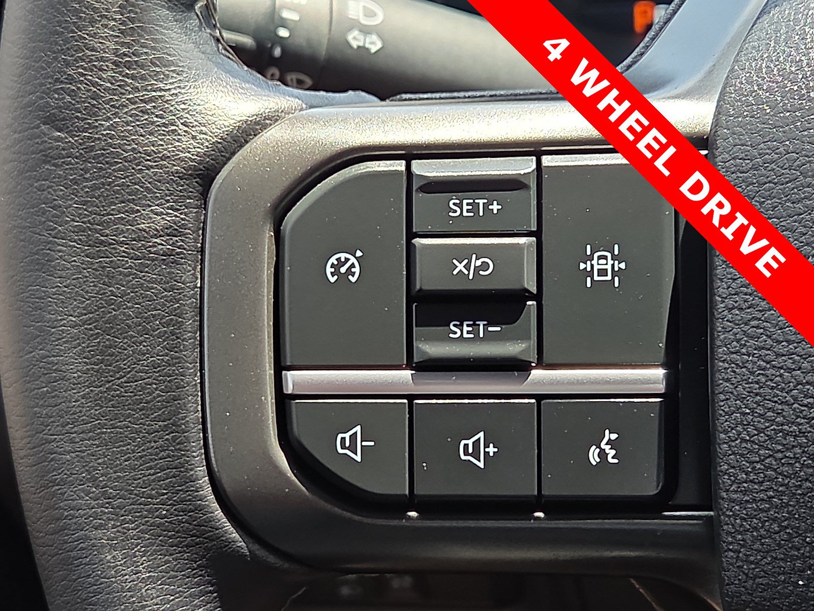 Used 2024 Ford F150 XLT w/ XLT Black Appearance Package AWD/4WD image 21