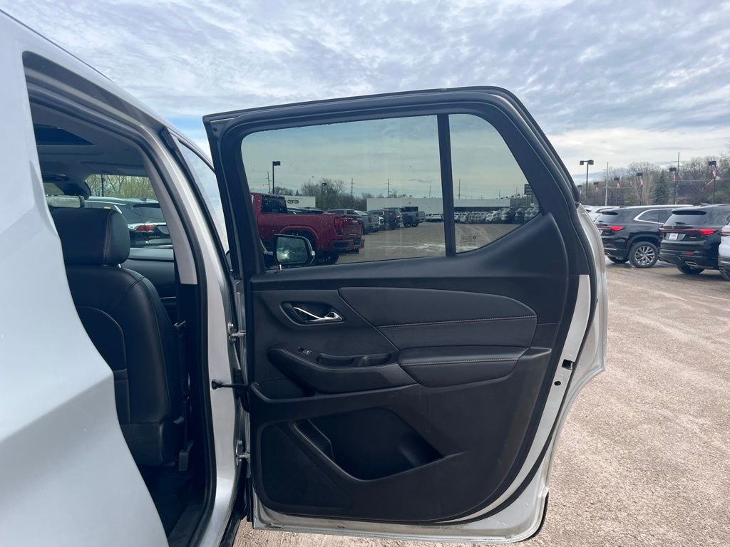 Used 2020 Chevrolet Traverse Premier w/ Redline Edition image 31