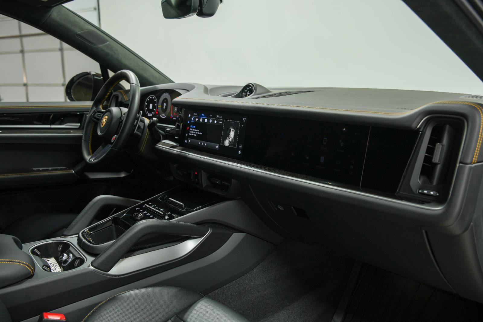 Used 2024 Porsche Cayenne Turbo GT image 76