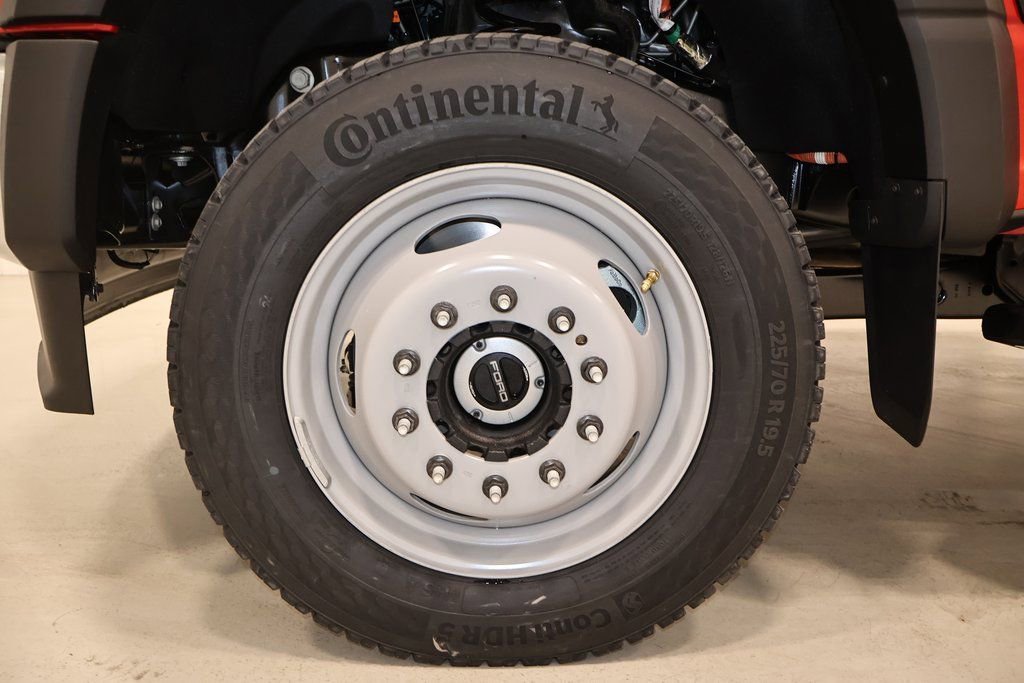 New 2026 Ford F550 4x4 Regular Cab Super Duty image 24