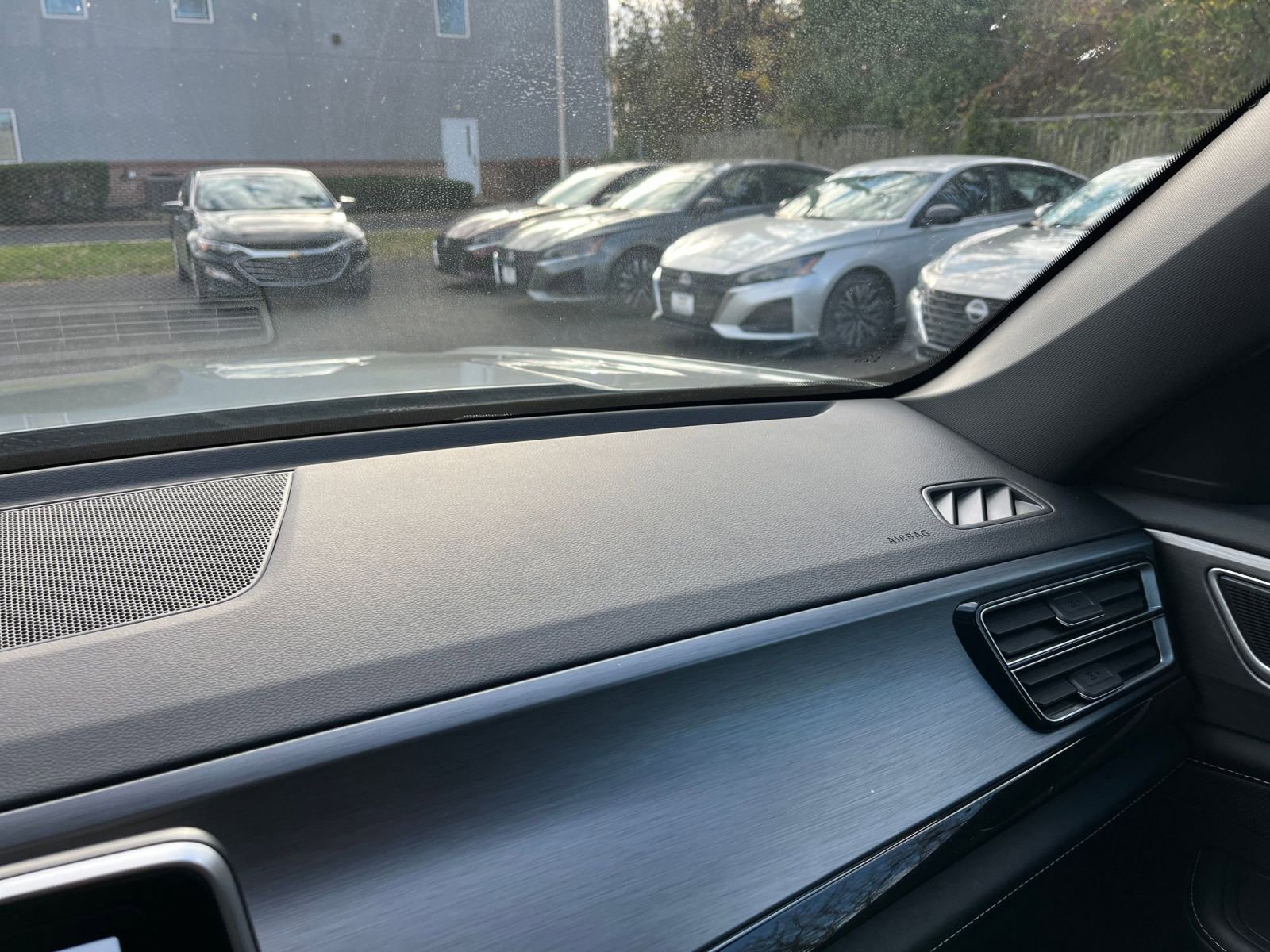 Used 2025 Volkswagen Atlas Cross Sport SE image 35