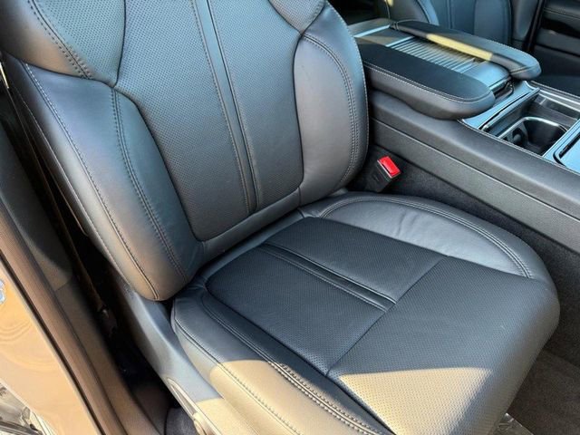 New 2025 Jeep Wagoneer L Series III image 18