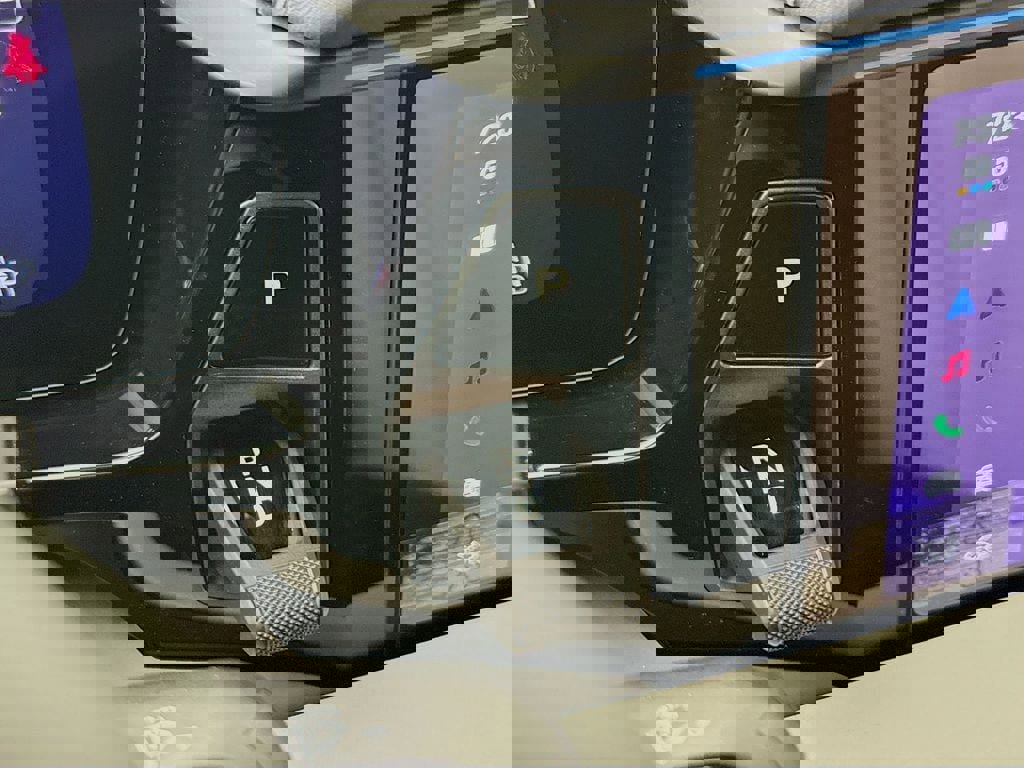 New 2026 Porsche Macan Electric image 23