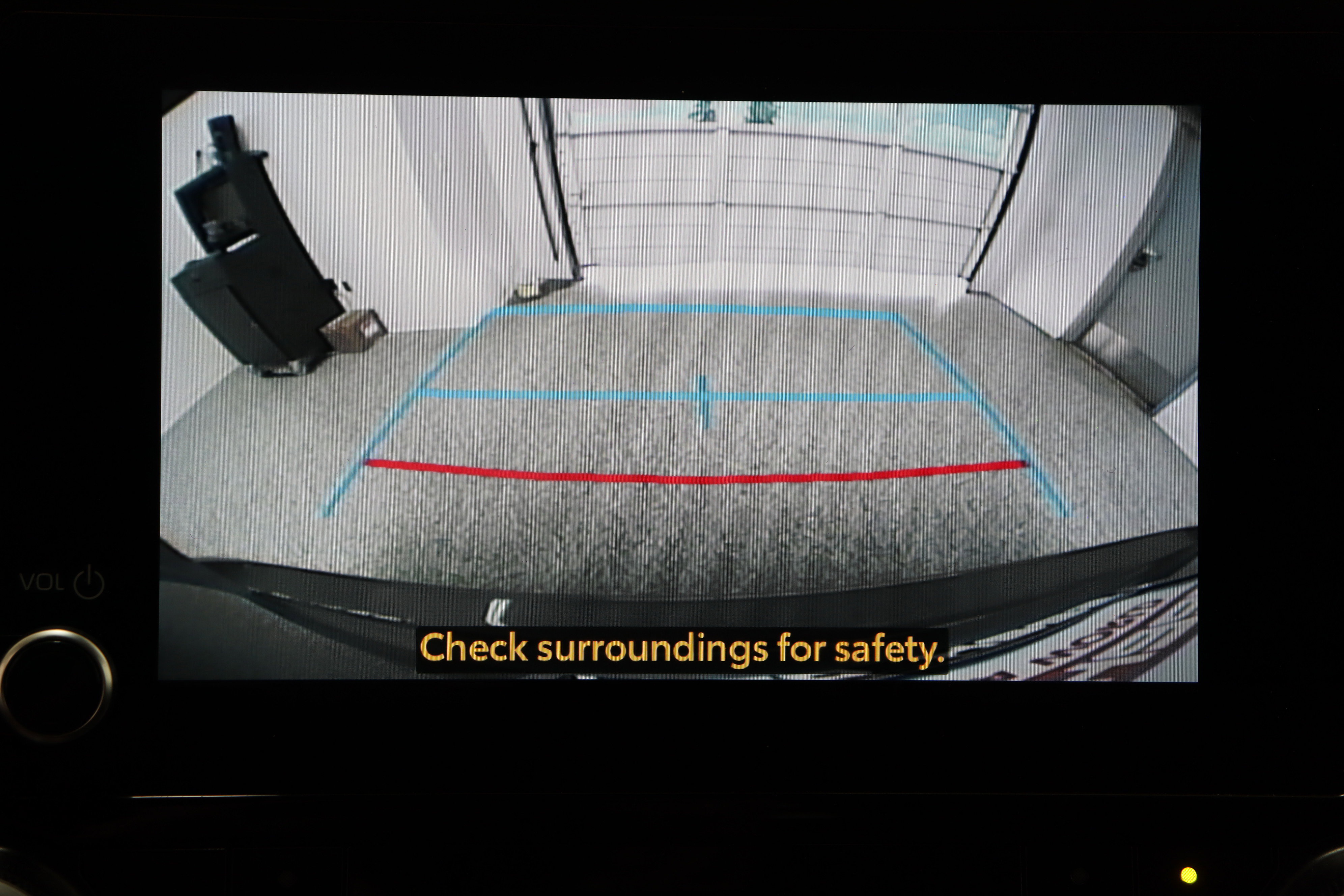 Used 2025 Toyota Highlander LE FWD image 21