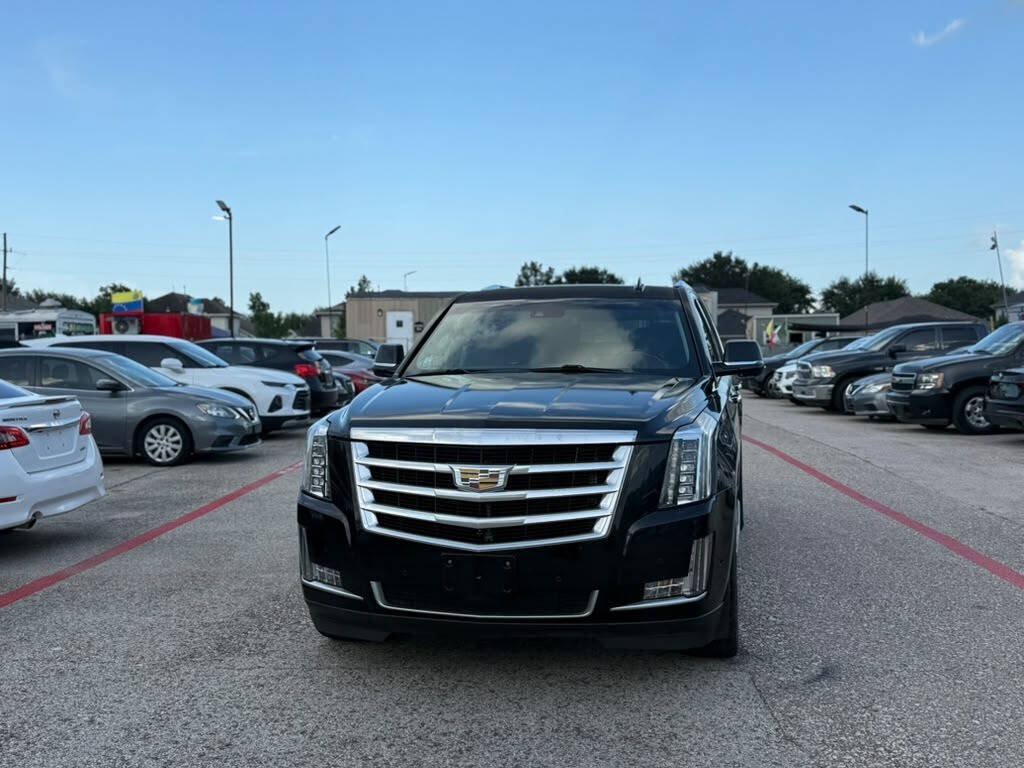 Used 2017 Cadillac Escalade ESV Premium Luxury AWD/4WD image 4