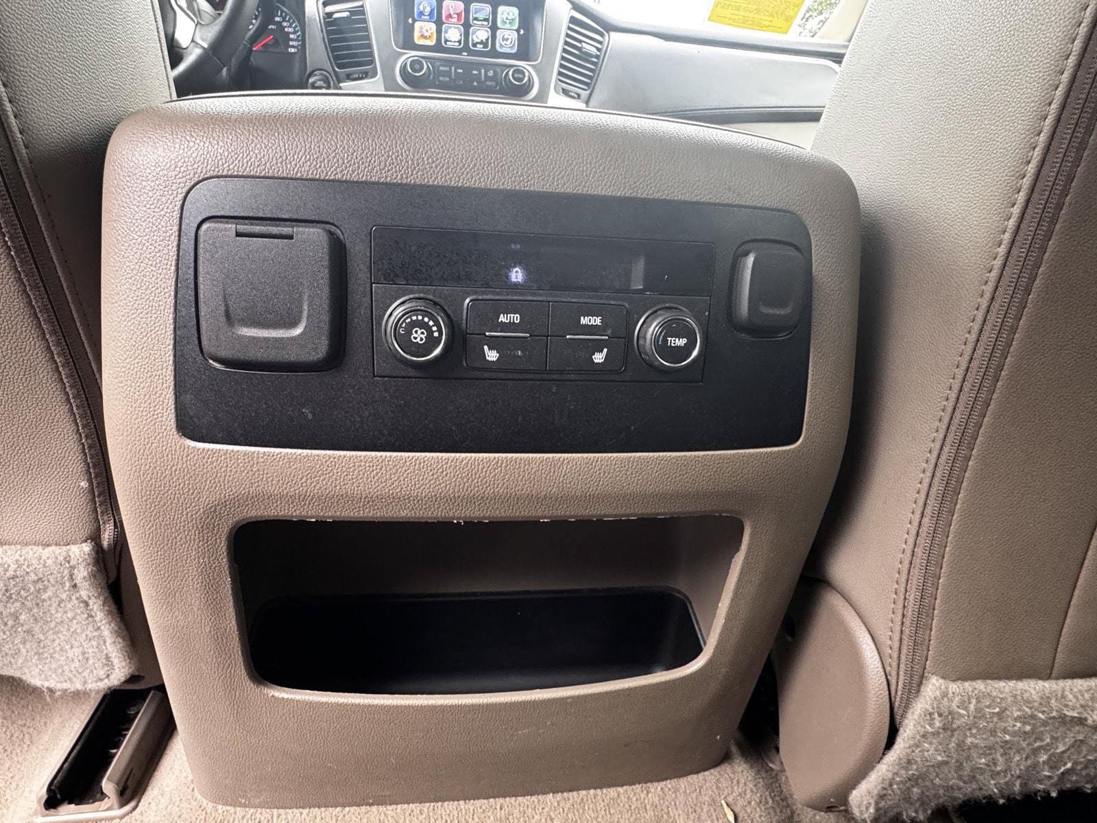 Certified 2020 Chevrolet Suburban Premier AWD/4WD image 16