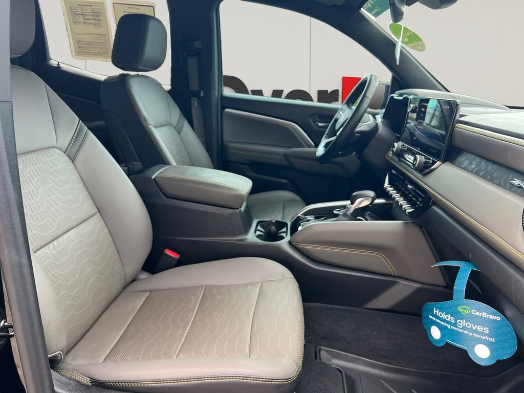 Certified 2025 Chevrolet Colorado ZR2 w/ Technology Package AWD/4WD image 16